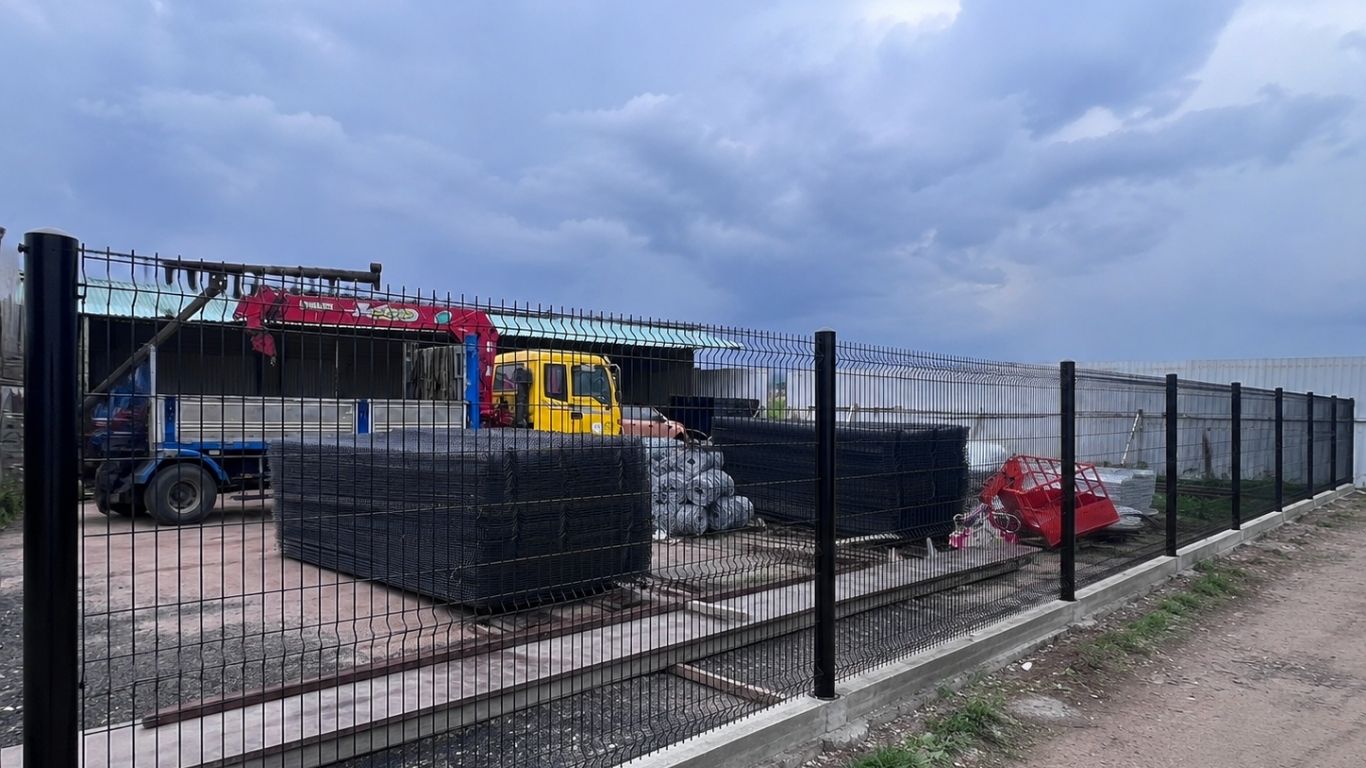 hàng rào lưới thép hàn tại khu công nghiệp Long An
