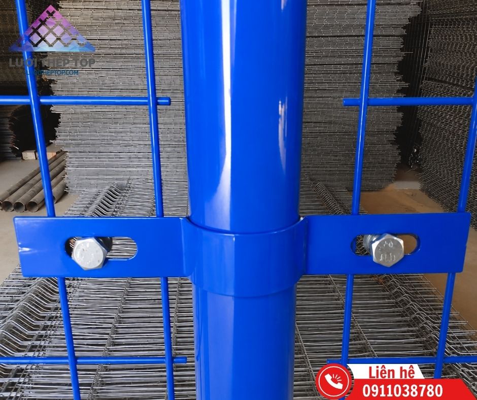 Bát liên kết hàng rào lưới thép hàn tại xưởng