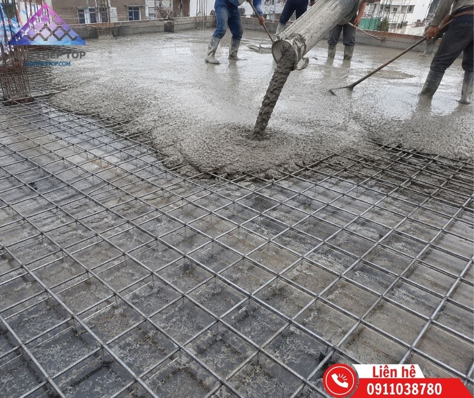 Đổ bê tông móng nhà xưởng trên lớp lưới thép hàn chịu lực D8 D10