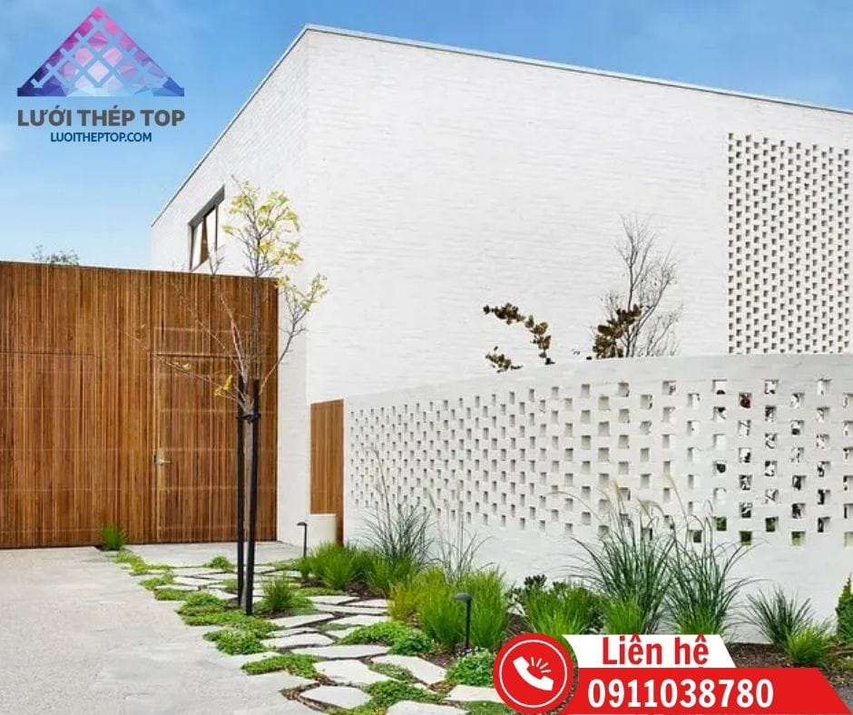 Mẫu hàng rào kết hợp ô gió thoáng khí cho nhà cấp 4