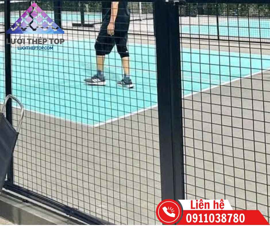 Hàng rào lưới thép mạ kẽm dạng cuộn dùng để hàn khung chia sân Pickleball