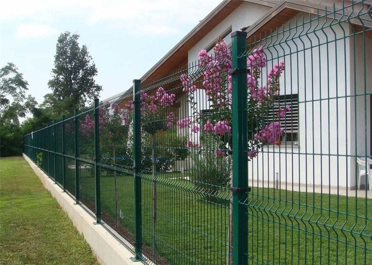 Hàng rào lưới thép hàn là 1 ý tưởng độc đáo + đẹp + bền + rẻ