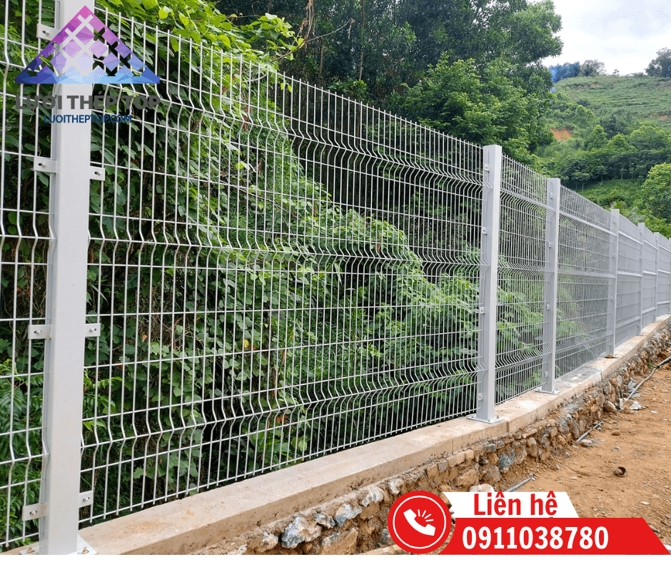 hàng rào lưới thép hàn sơn tĩnh điện tại trang trại Long Khánh